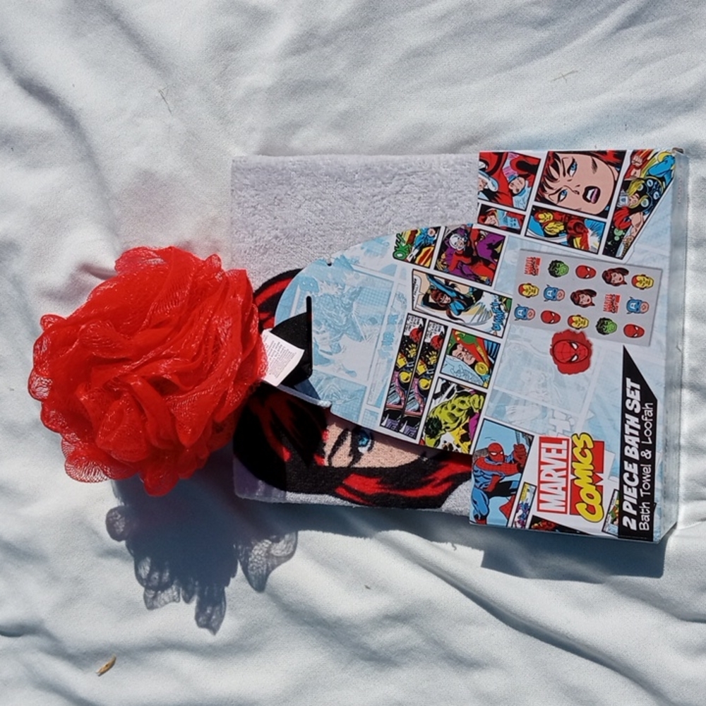 Set Marvel bath towel & Spidey loofah nwt